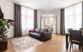 Riverside Palace Apartments
